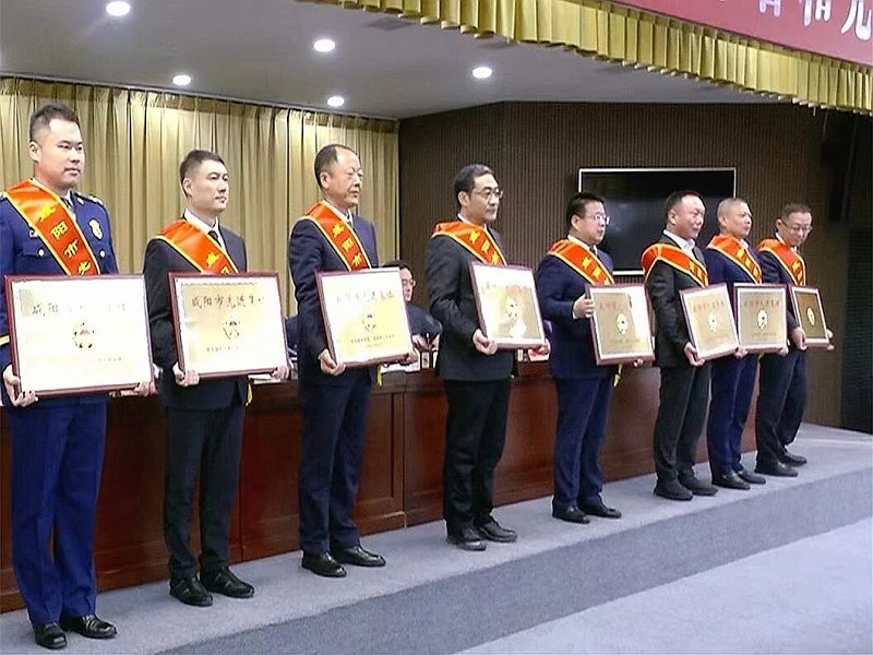 喜報！咸陽路橋工程公司榮獲咸陽市 “先進集體”榮譽稱號